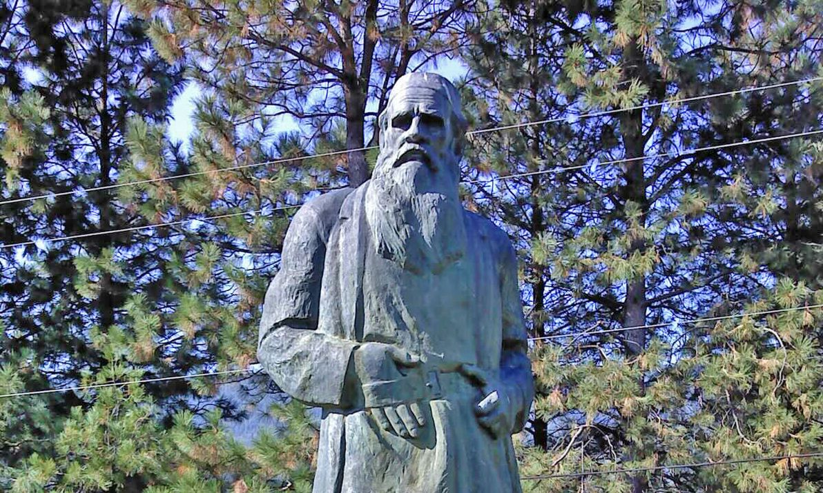 Tolstoy statue in British Columbia